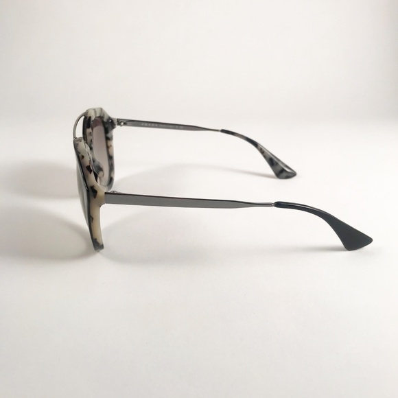 Prada Sunglasses with small scratch - Picture 4 of 8